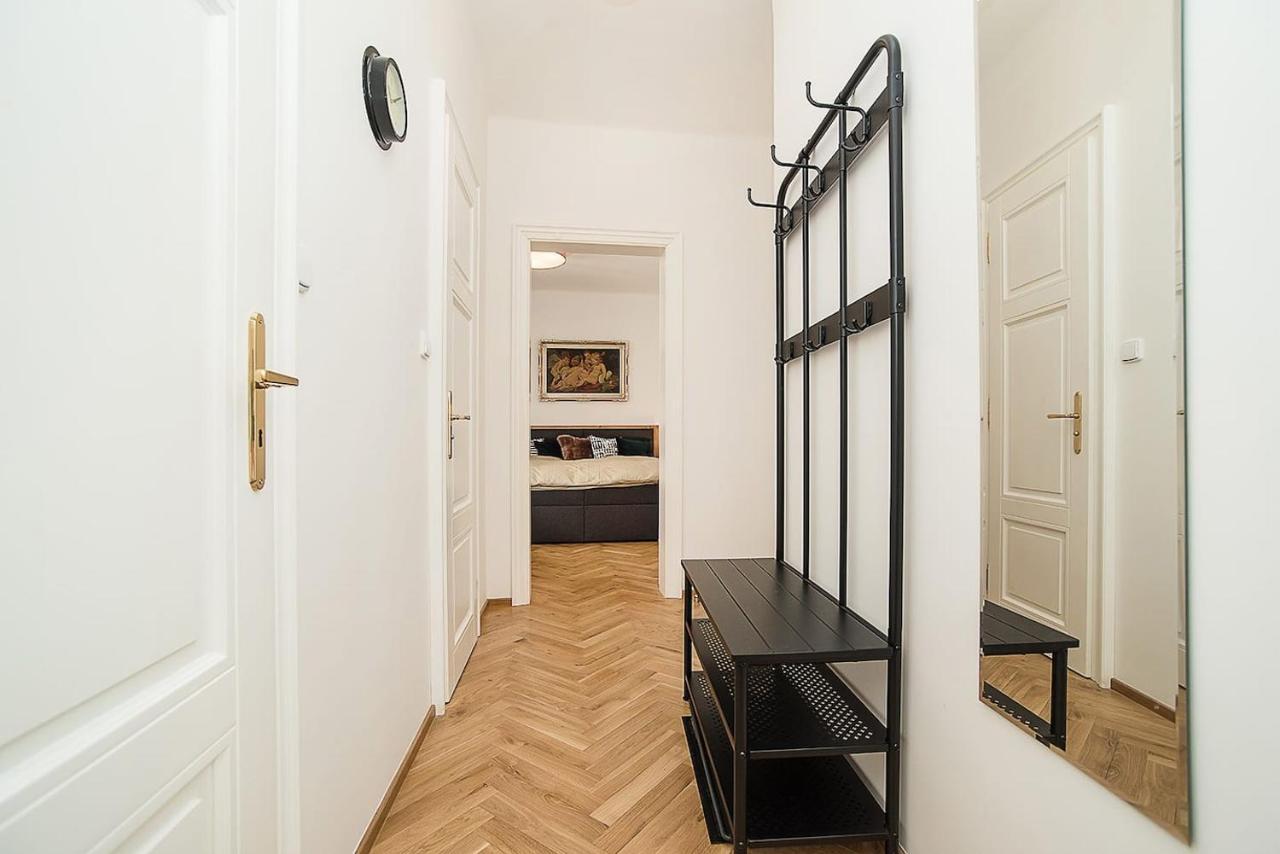 Appartement Newly Renovated 1-bed At Charles Bridge Prague